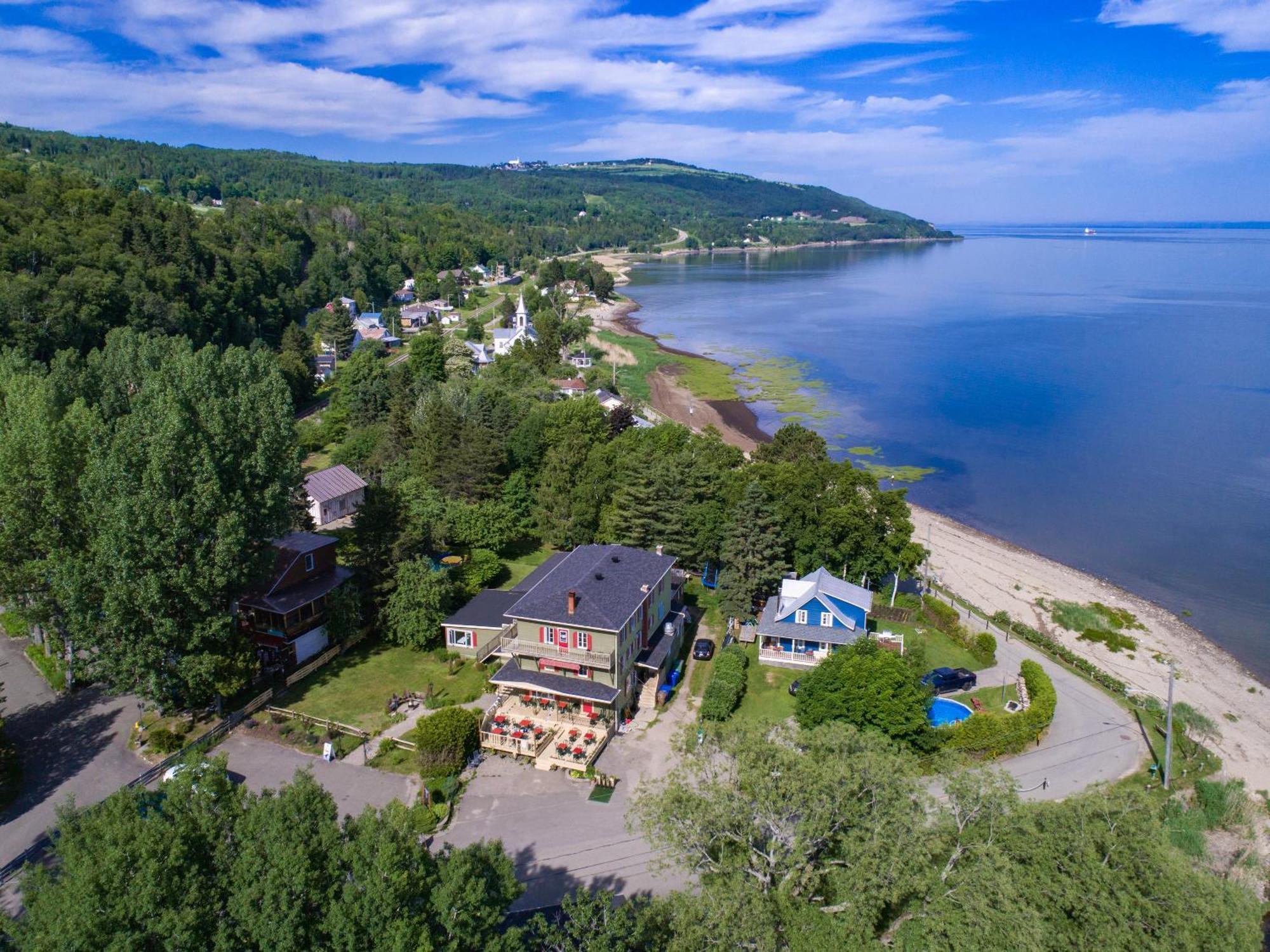 Auberge De La Rive De Charlevoix - Auberge De Jeunesse Familiale Pour Voyageurs De Tous Ages Saint-Joseph-de-la-Rive ภายนอก รูปภาพ