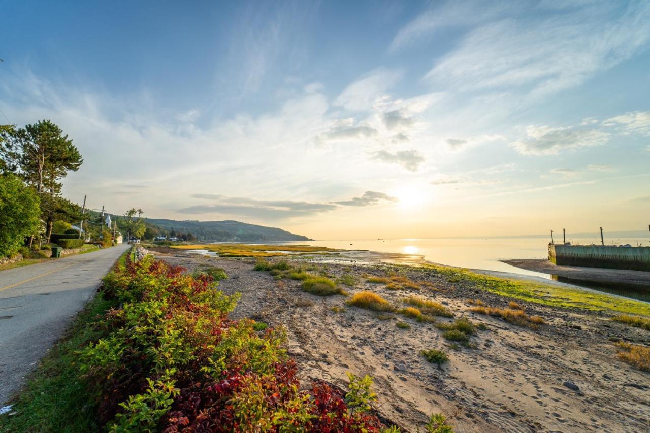 Auberge De La Rive De Charlevoix - Auberge De Jeunesse Familiale Pour Voyageurs De Tous Ages Saint-Joseph-de-la-Rive ภายนอก รูปภาพ