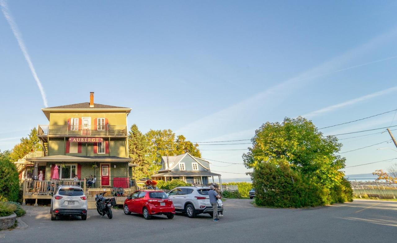 Auberge De La Rive De Charlevoix - Auberge De Jeunesse Familiale Pour Voyageurs De Tous Ages Saint-Joseph-de-la-Rive ภายนอก รูปภาพ